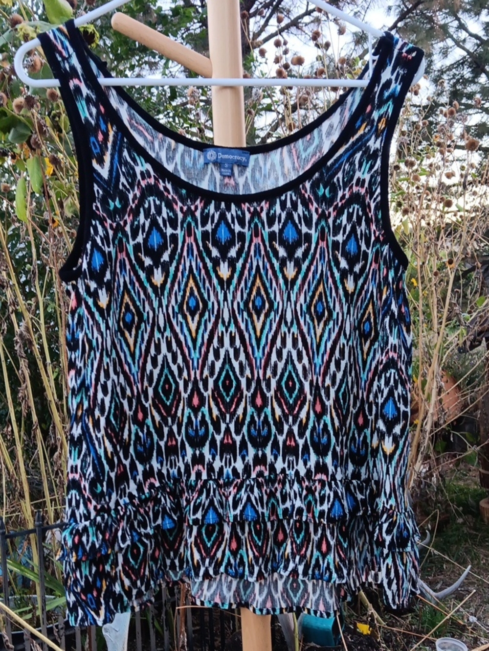 Democracy Black Multicolor Geometric Ruffle Hem Tank